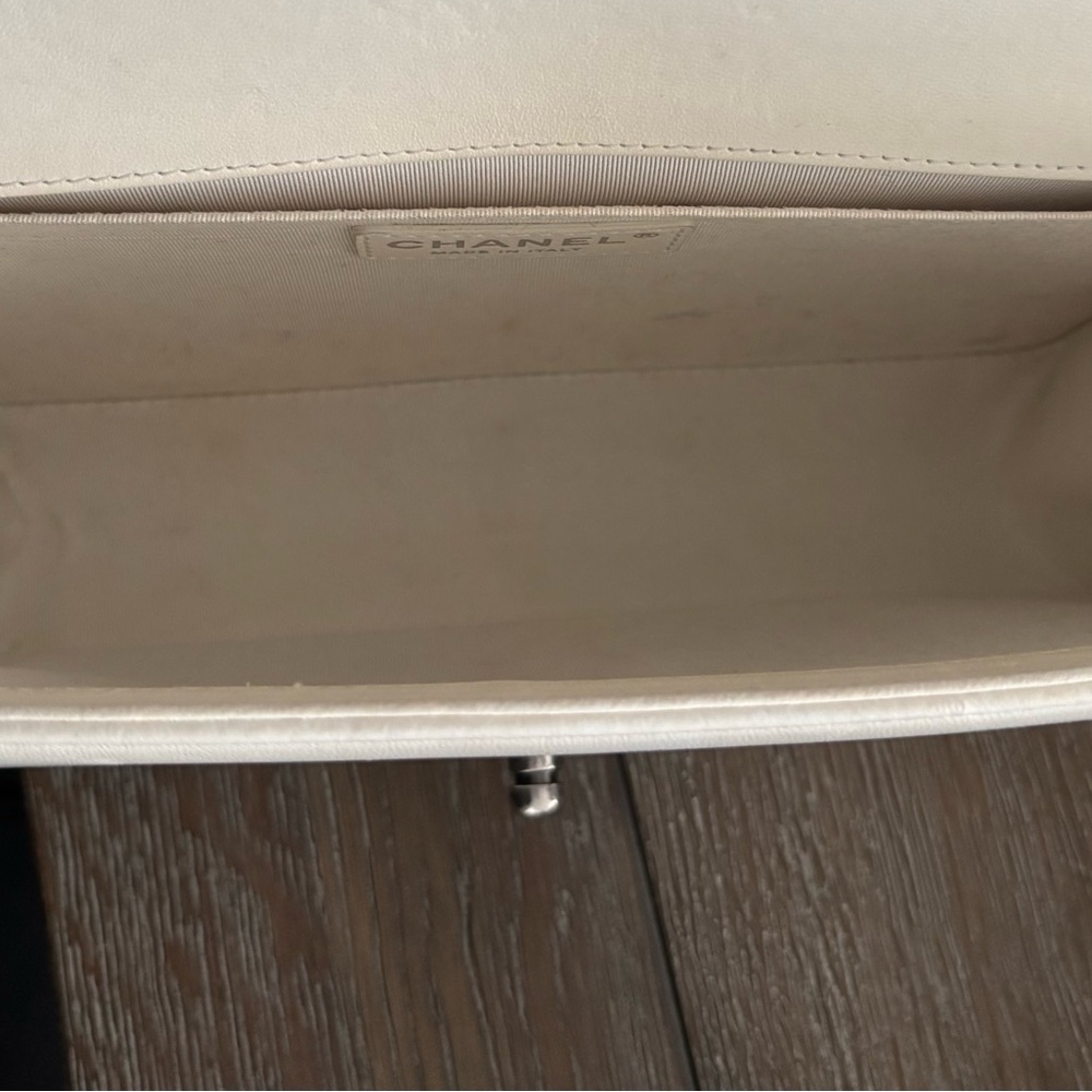 Chanel lambskin Boy quilted bag, medium - Picture 9 of 13
